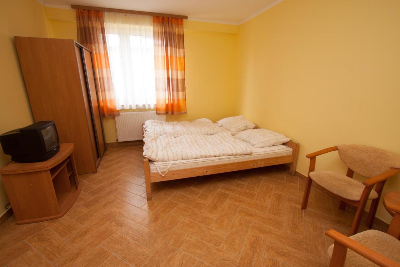 Dom Wczasowy Alka Dziwnów Exteriér fotografie